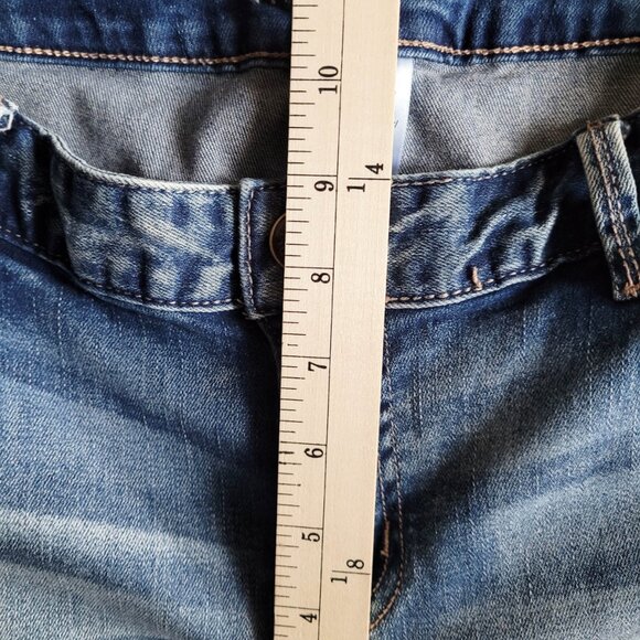 Maurices Jeans Womens Size 7/8 Light Blue Distressed Ripped Ankle Jeans Raw Hems - Picture 6 of 9